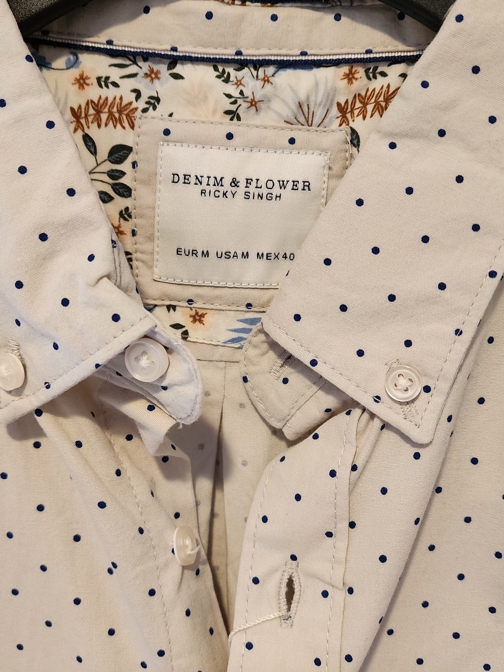 NWT Men's White Micro-Dot Button-Up Shirt - Picture 2 of 6